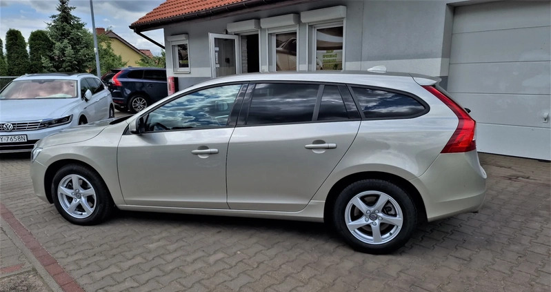 Volvo V60 cena 59999 przebieg: 170000, rok produkcji 2018 z Namysłów małe 466
